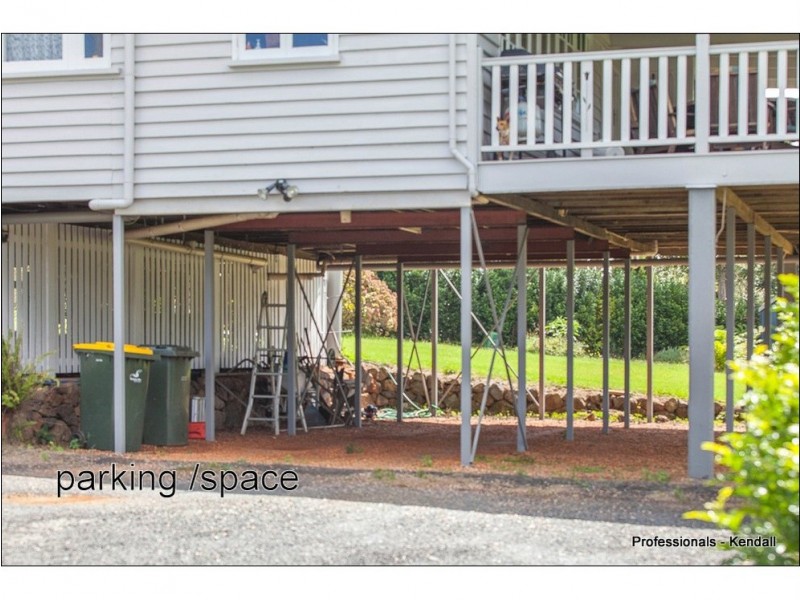 11 Holt Road, Tamborine Mountain QLD 4272