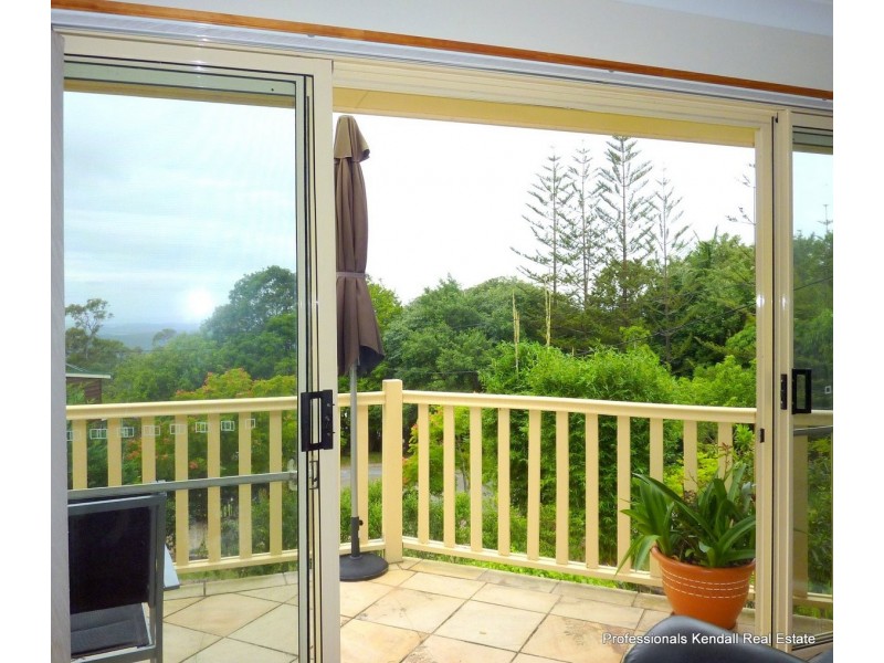 10 Borneo Court, Tamborine Mountain QLD 4272