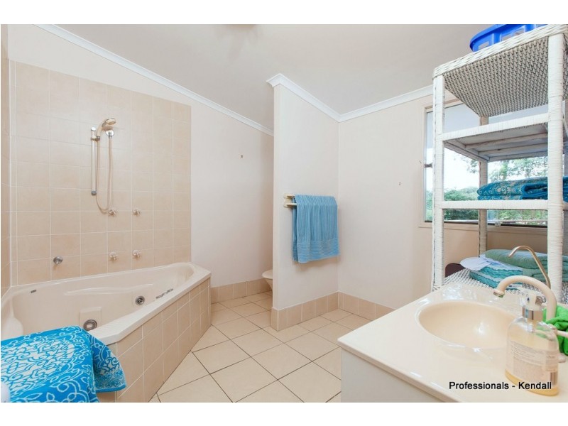 94 Eagle Heights Road, Eagle Heights QLD 4271