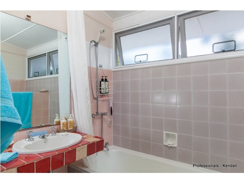 94 Eagle Heights Road, Eagle Heights QLD 4271