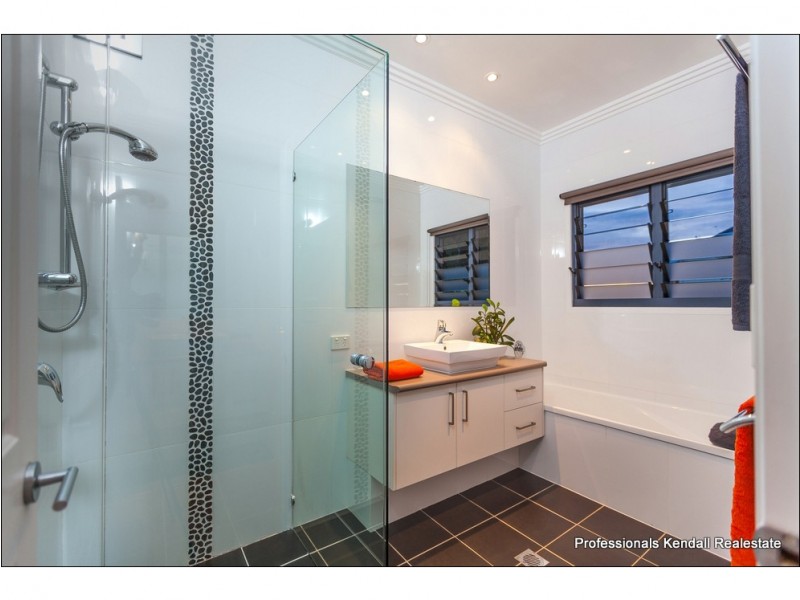 68 Pacific Parade, Tamborine Mountain QLD 4272