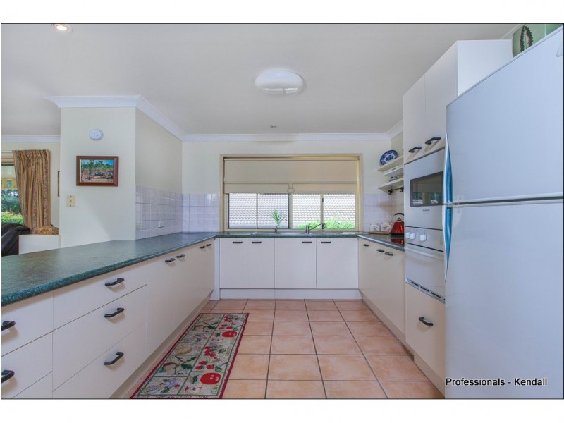 16 North Street, Tamborine Mountain QLD 4272
