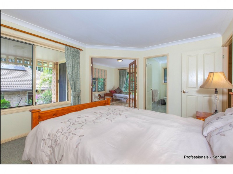 16 North Street, Tamborine Mountain QLD 4272