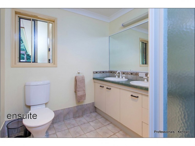 16 North Street, Tamborine Mountain QLD 4272