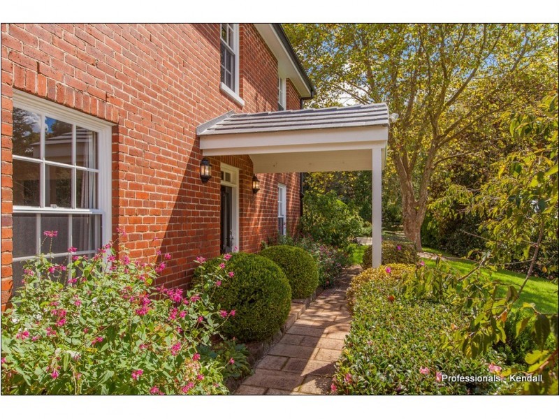 90 Main Western Road, Tamborine Mountain QLD 4272