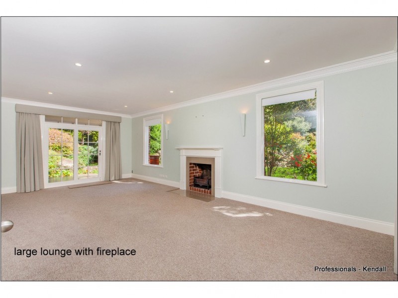 90 Main Western Road, Tamborine Mountain QLD 4272