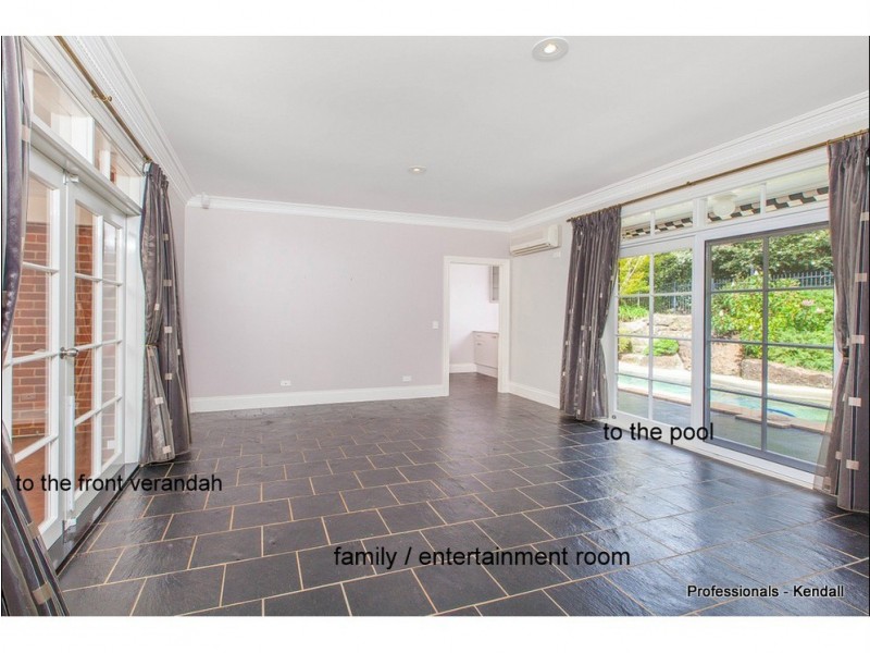 90 Main Western Road, Tamborine Mountain QLD 4272