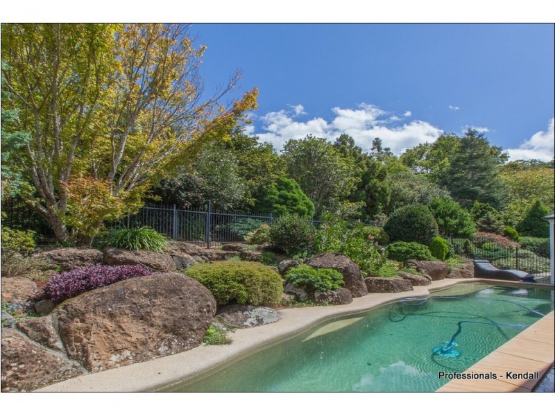 90 Main Western Road, Tamborine Mountain QLD 4272