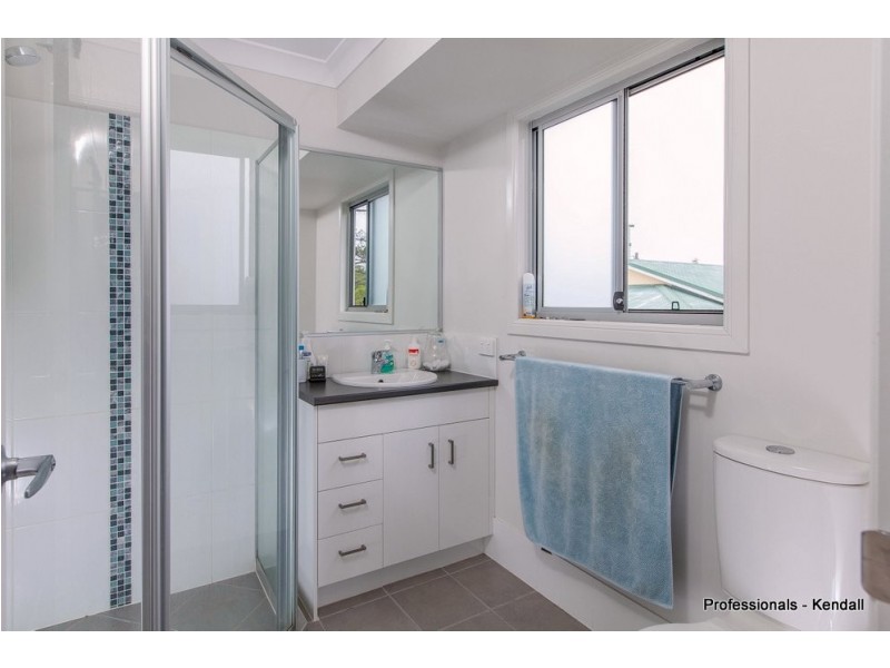 7 Erebus Court, Eagle Heights QLD 4271