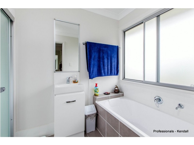 7 Erebus Court, Eagle Heights QLD 4271