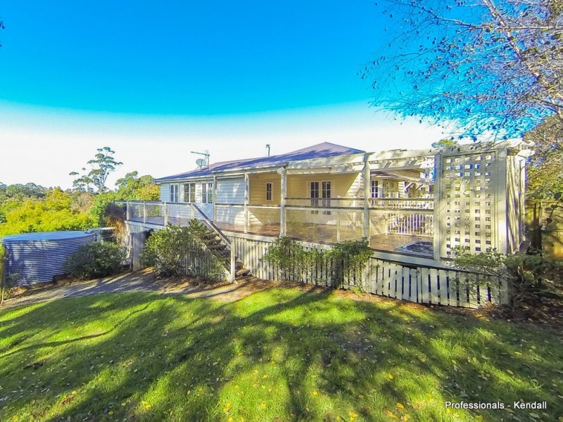 27 BENOWA DR, Tamborine Mountain QLD 4272