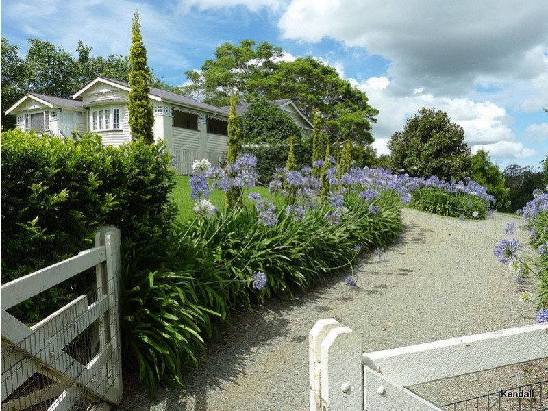27 BENOWA DR, Tamborine Mountain QLD 4272