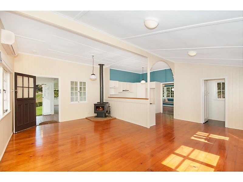 27 BENOWA DR, Tamborine Mountain QLD 4272