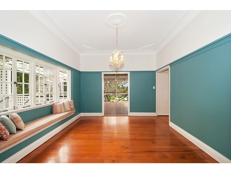 27 BENOWA DR, Tamborine Mountain QLD 4272