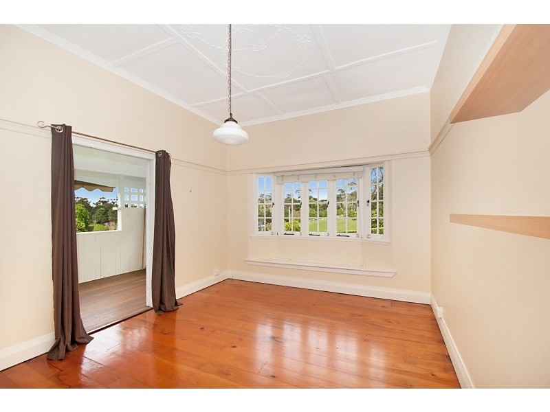 27 BENOWA DR, Tamborine Mountain QLD 4272