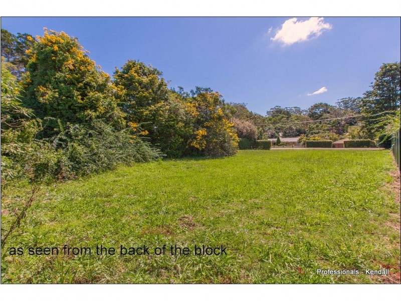 16 Stradbroke Ave, Tamborine Mountain QLD 4272