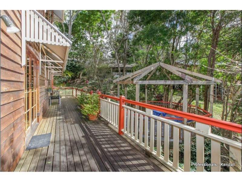 123 Contour Road, Eagle Heights QLD 4271