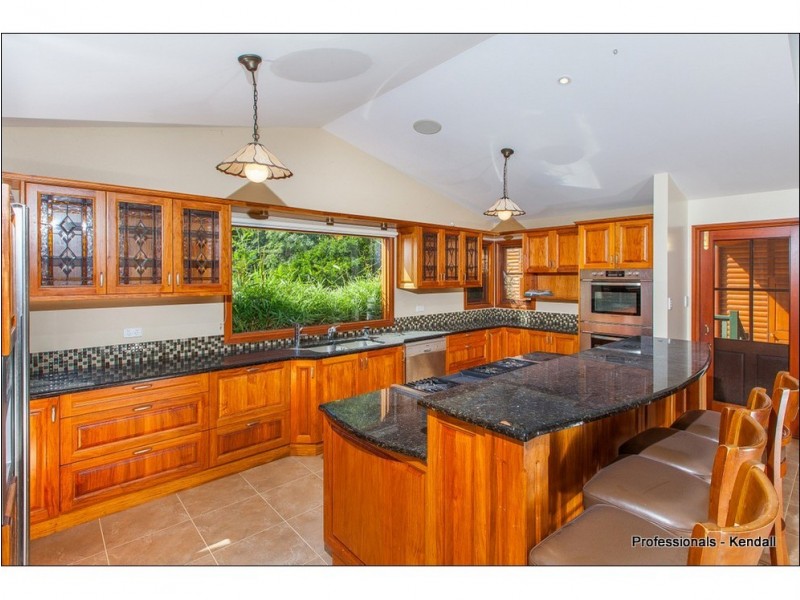 415 Main Western Road, Tamborine Mountain QLD 4272