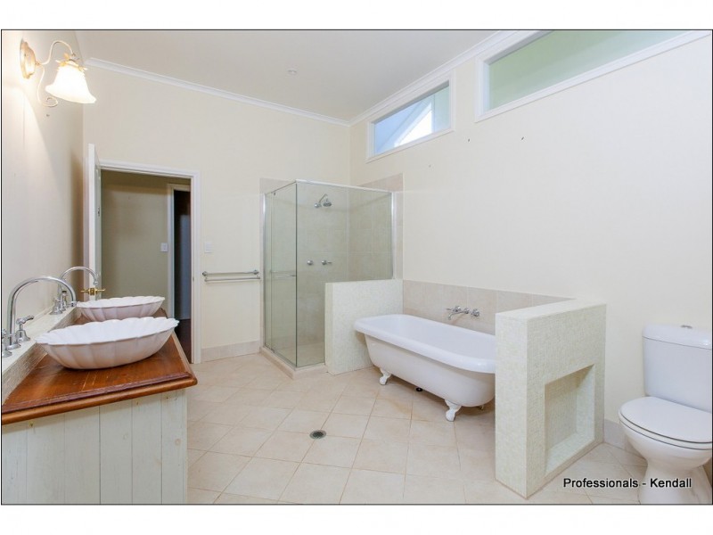 415 Main Western Road, Tamborine Mountain QLD 4272