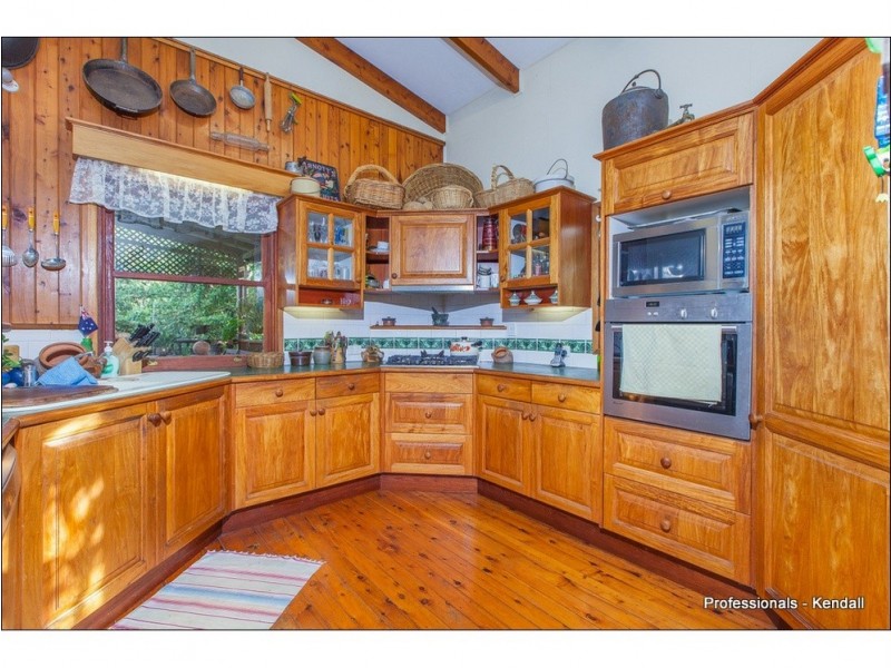 7 Moreton Bay Avenue, Tamborine Mountain QLD 4272