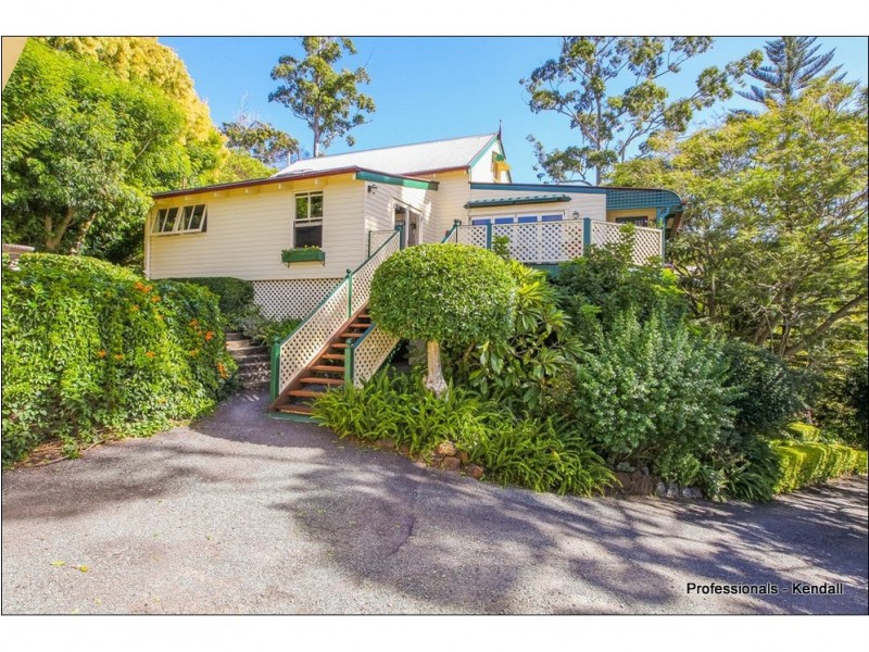 104 Contour Road, Eagle Heights QLD 4271