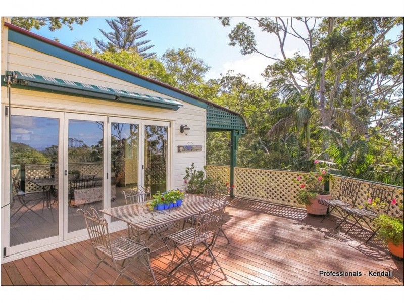 104 Contour Road, Eagle Heights QLD 4271