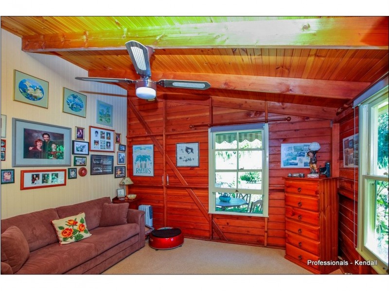 104 Contour Road, Eagle Heights QLD 4271