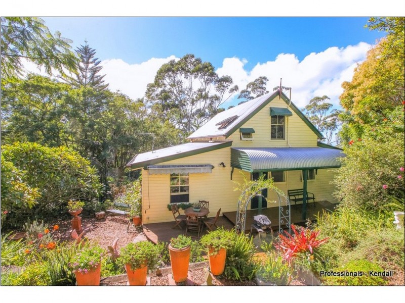 104 Contour Road, Eagle Heights QLD 4271