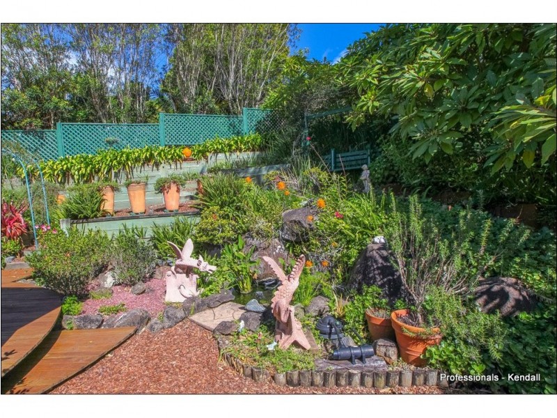 104 Contour Road, Eagle Heights QLD 4271