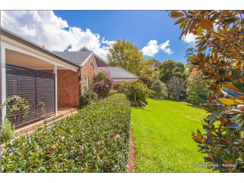 90 Main Western Road, Tamborine Mountain QLD 4272