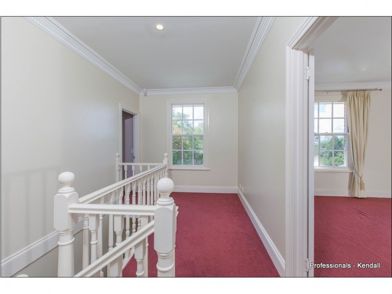 90 Main Western Road, Tamborine Mountain QLD 4272