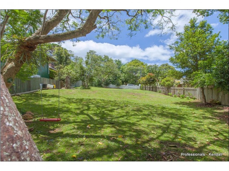 11 Beechmont Avenue, Eagle Heights QLD 4271