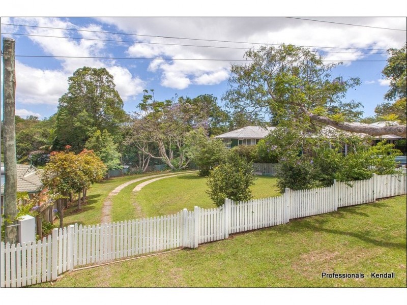 11 Beechmont Avenue, Eagle Heights QLD 4271