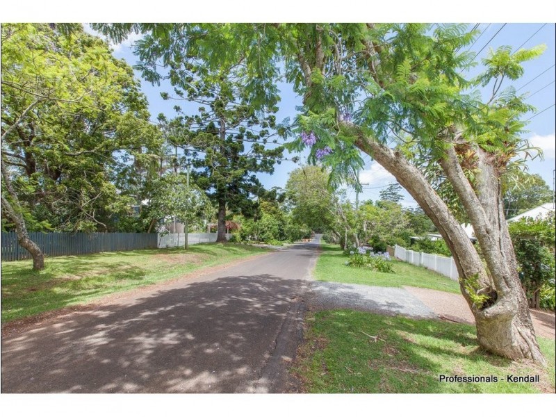 11 Beechmont Avenue, Eagle Heights QLD 4271