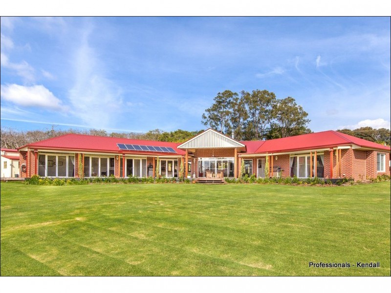 30 St Bernard Street, Tamborine Mountain QLD 4272