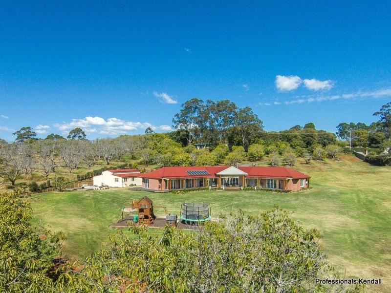 30 St Bernard Street, Tamborine Mountain QLD 4272