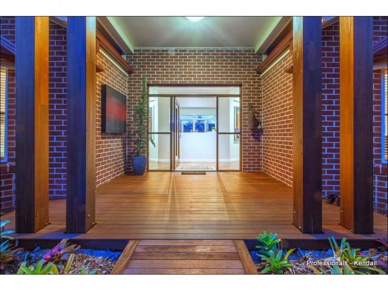 30 St Bernard Street, Tamborine Mountain QLD 4272