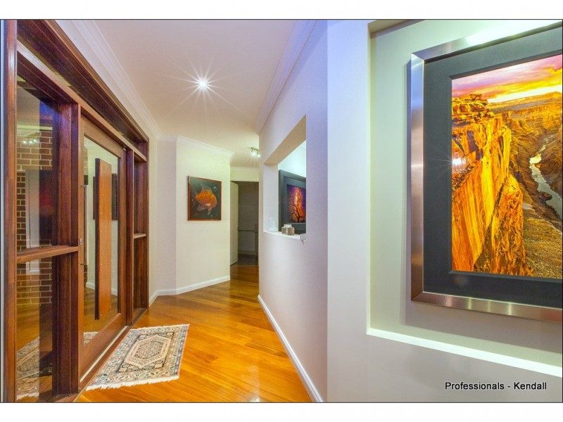 30 St Bernard Street, Tamborine Mountain QLD 4272