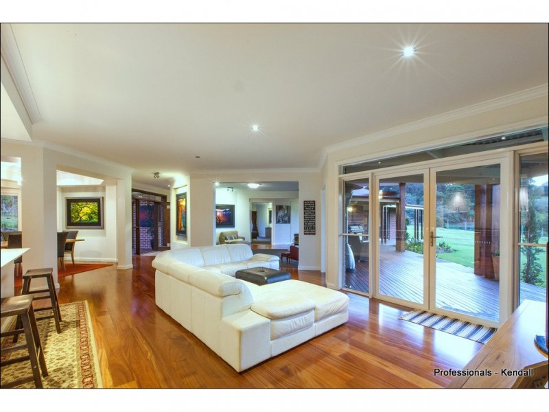 30 St Bernard Street, Tamborine Mountain QLD 4272