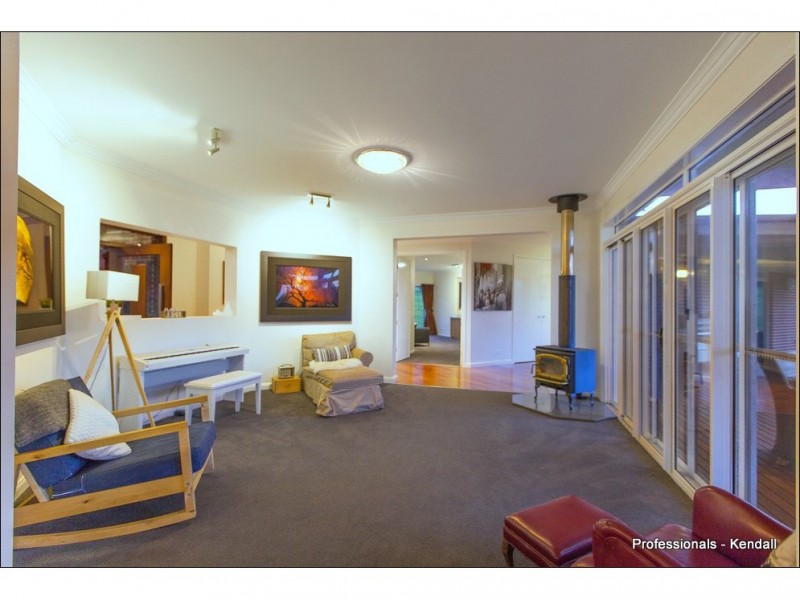 30 St Bernard Street, Tamborine Mountain QLD 4272