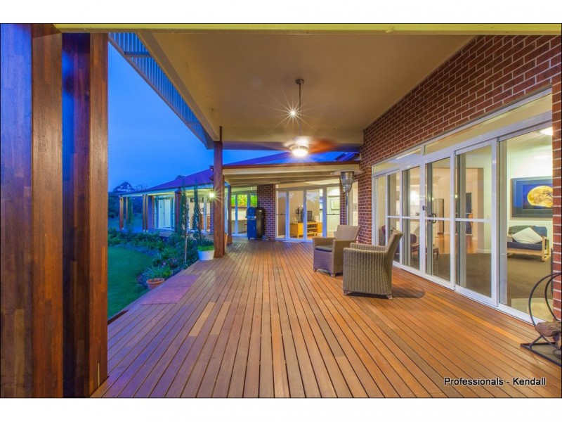 30 St Bernard Street, Tamborine Mountain QLD 4272