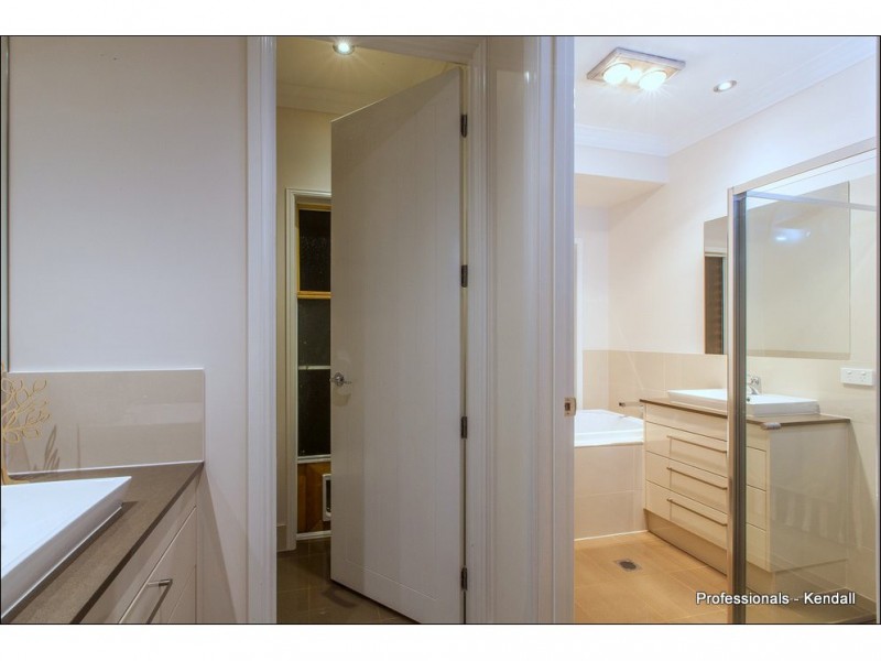 30 St Bernard Street, Tamborine Mountain QLD 4272