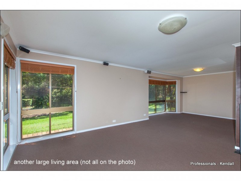 21 Freemont Drive, Tamborine Mountain QLD 4272