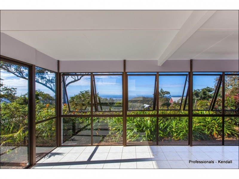 36 Paradise Drive, Eagle Heights QLD 4271