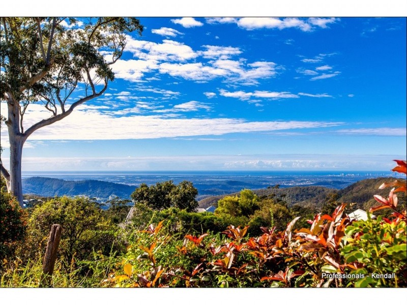 36 Paradise Drive, Eagle Heights QLD 4271