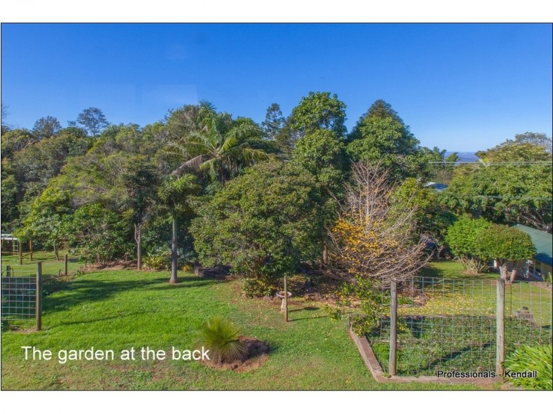 5 Tweed Heads Av, Eagle Heights QLD 4271