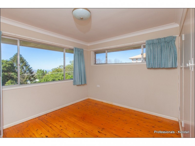 5 Tweed Heads Av, Eagle Heights QLD 4271