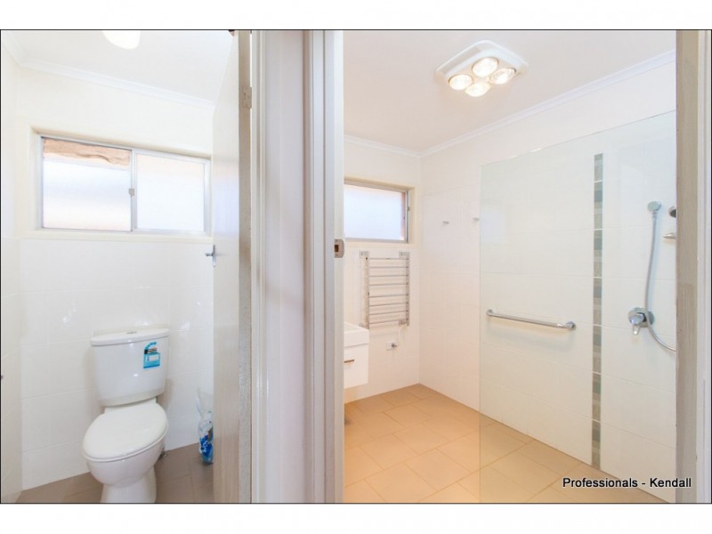 5 Tweed Heads Av, Eagle Heights QLD 4271