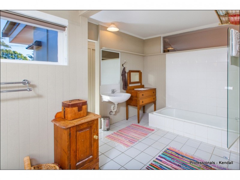 133 Eagle Heights Road, Tamborine Mountain QLD 4272