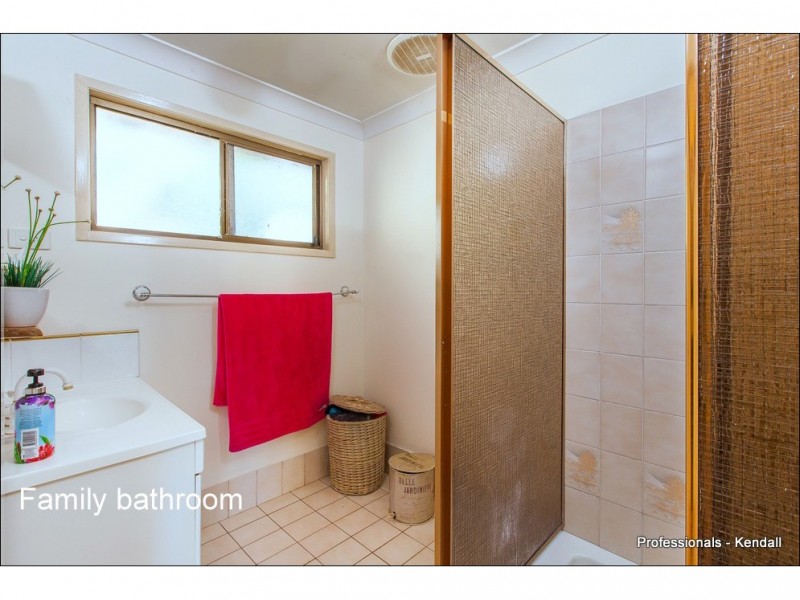 3 Contour Road, Eagle Heights QLD 4271